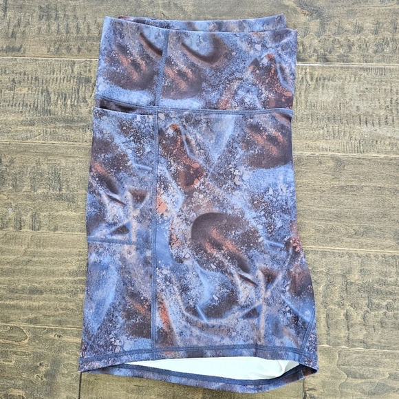 Brand New Fabletics Oasis High-Waisted 5" Pocket Short sz 4x - Picture 6 of 6